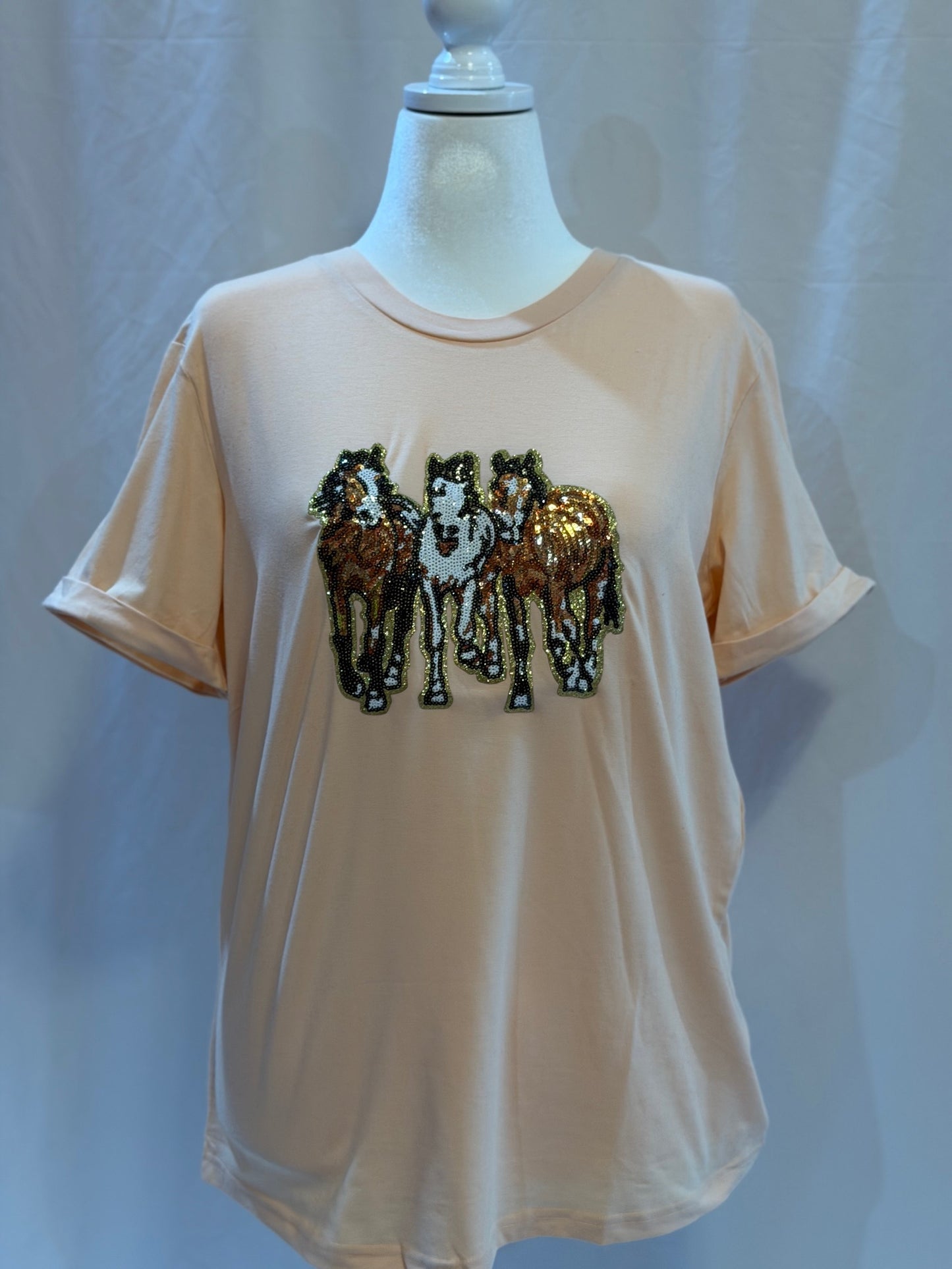 SEQUIN HORSE PATCHED TEE🌟