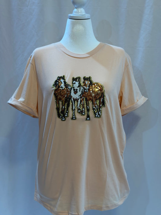 SEQUIN HORSE PATCHED TEE🌟